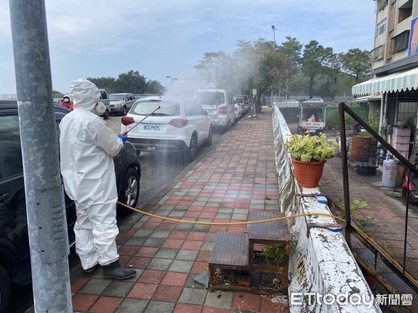 ▲台南市長黃偉哲指出，23日新公布高雄50多歲男性個案18399 ，1月20日曾前往台南市施家小卷米粉、永泰興蜜餞行、周氏蝦捲台南總店，相關涉足地點皆已完成清消。（圖／記者林悅翻攝，下同）