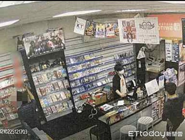 ▲▼姚姓男子偷遊戲片，再賣還給店家3900元             。（圖／記者陳以昇翻攝）