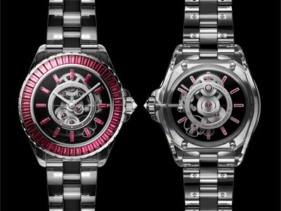 香奈兒2000萬紅寶石錶現蹤　透明錶殼錶鍊玩透視