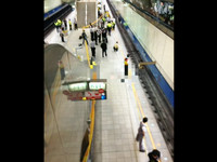醉漢北捷江子翠站隨機砍人3死，捷運停駛。
