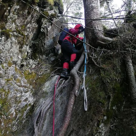 ▲▼台中逾3千公尺的山岳有20座，登山都很難了，一旦發生意外，救援更難。（圖／消防局提供）