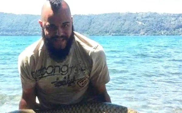 不相信新冠病毒會死人！　28歲男不打疫苗重症「扯下呼吸器」身亡。（圖／翻攝自Twitter）