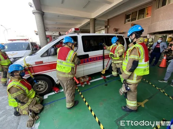 ▲台南市消防局第六大隊，比照美式消防單位，購置救災安全警示背心，讓基層人員能夠安心出勤、平安歸隊。（圖／記者林悅翻攝，下同）