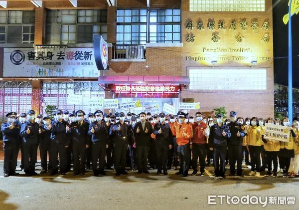 ▲縣長潘孟安慰勉枋警寮警方及協勤民力             。（圖／記者陳崑福翻攝，下同）