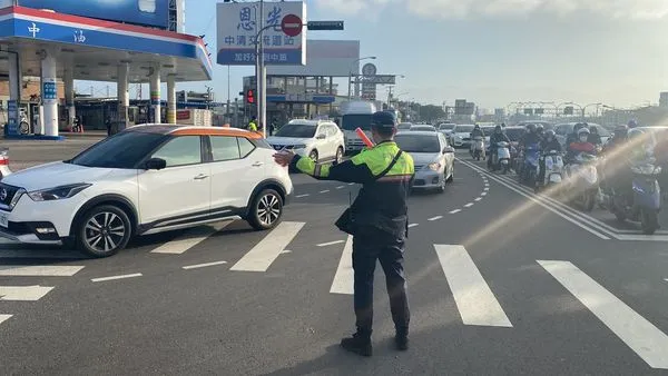 ▲▼春節9天連假明天開始，中部國道路段有12處北上匝道這初三、初四實施高乘載。（圖／警方提供）