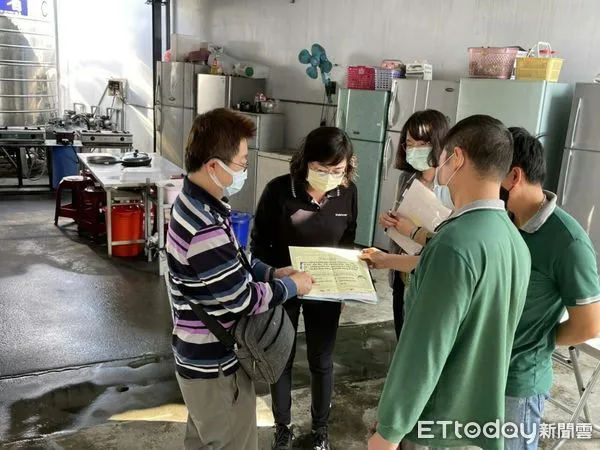 ▲台南市勞工局，針對台南市聘僱50名移工以上之事業單位及其宿舍共61家完成查察，督促事業單位落實防疫指引等相關規定，共同守護移工及國人的健康。（圖／記者林悅翻攝，下同）