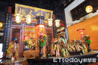 拜完月老「桃花全沒了」她崩潰！一票認證這間：還想玩真別惹