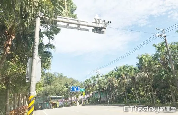 ▲桃園市交通大隊在台3線大溪區增設區間測速，取締違規超速行為。（圖／記者沈繼昌翻攝）