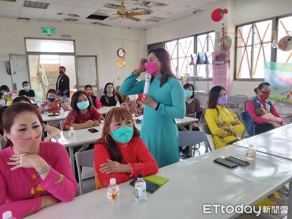 ▲移民署南區事務大隊屏東縣服務站與枋山鄉新住民關懷協會提前歡喜過年             。（圖／記者陳崑福翻攝，下同）