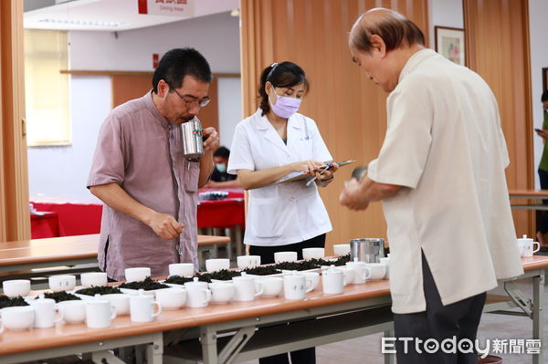 ▲年節返鄉圍爐吃大餐 喝杯新北有機茶去油解膩。（圖／新北市農業局提供）