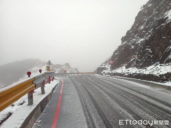 ▲合歡山台14甲線部分路段今下午5時起預警性封閉。（圖／公路總局提供）