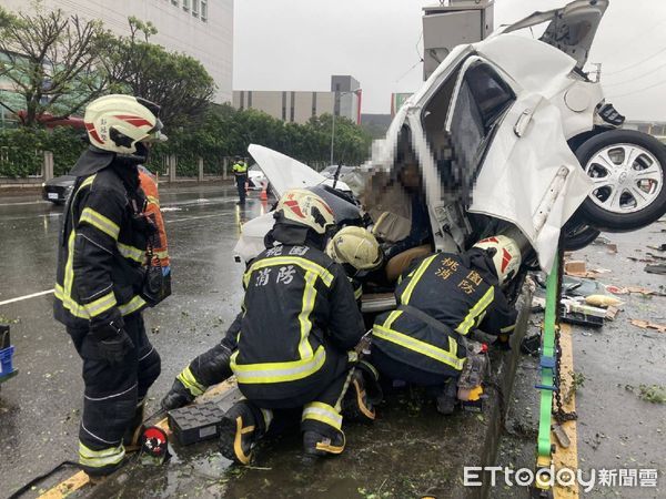 ▲搶救。（圖／記者沈繼昌翻攝）