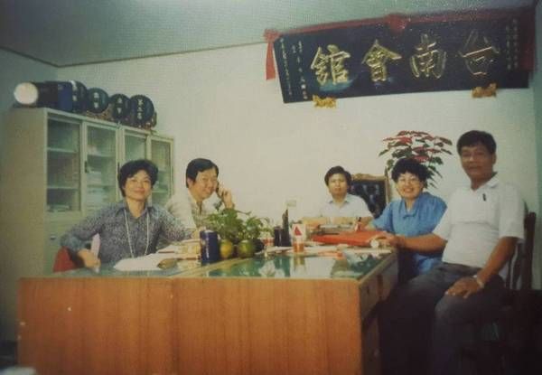 ▲服務桃園市台南同鄉會39年的秘書林美惠，退休了！   