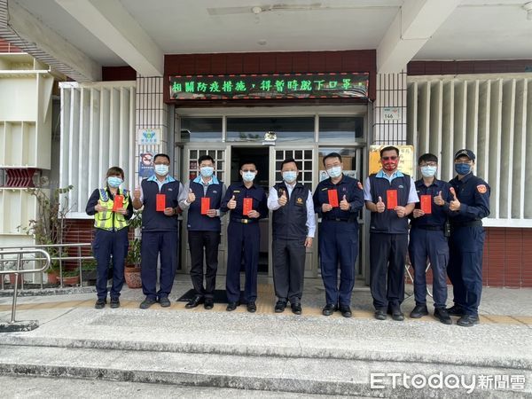 ▲屏東縣政府警察局長劉印宮慰問潮州警分局員警             。（圖／記者陳崑福翻攝，下同）