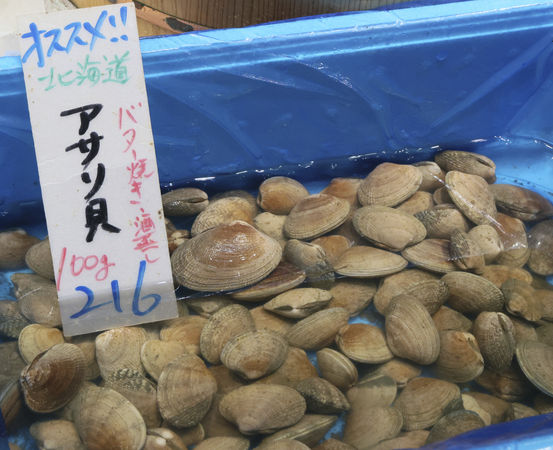 ▲▼日本當局表示，原產於中國與南韓等地的蛤蠣進口日本後，被標示成熊本縣產的商品販賣。（圖／達志影像／美聯社）