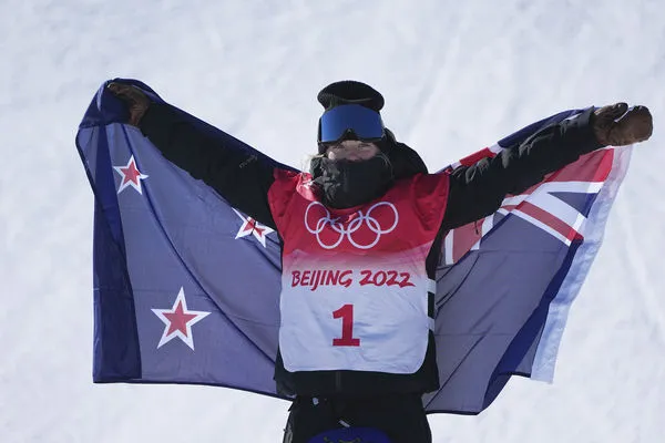 ▲▼   紐西蘭薛諾特（Zoi Sadowski Synnott）在北京冬奧女子斜坡雪板摘金          。（圖／達志影像／美聯社）