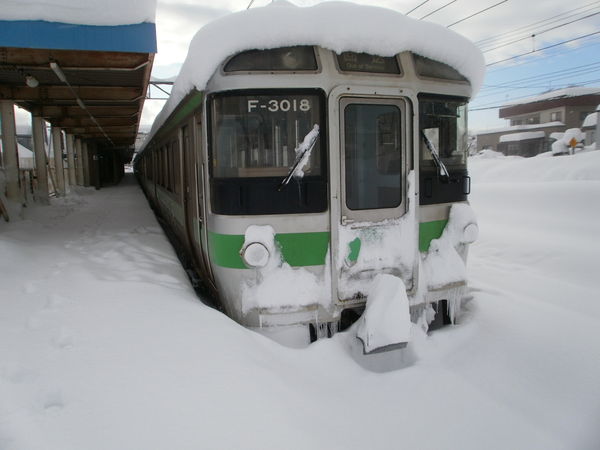▲▼札幌大雪創新紀錄，電車停駛。（圖／翻攝JR北海道）