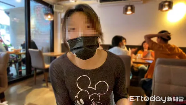 ▲W女投訴購入內湖區某華廈頂樓公寓、頂加物件、黑心房仲保證是合法既成違建、但事後她向市府查詢發現是列管違建，畢生積蓄恐化為烏有。（圖／記者張君豪攝）