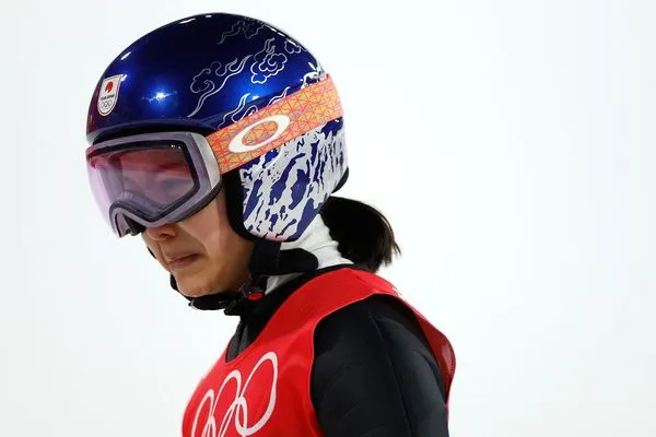 ▲▼ 日本滑雪女神高梨沙羅，在北京冬奧跳台滑雪混合項目被判定服裝違規後爆哭            。（圖／CFP）