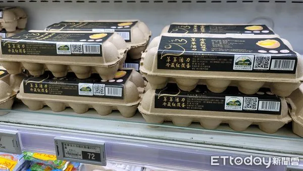 ▲▼北部年後缺蛋潮，記者走訪三大賣場，發現只有愛買雞蛋貨架上，還有雞蛋在架上，但每人限購一盒雞蛋。（圖／記者呂佳賢攝）