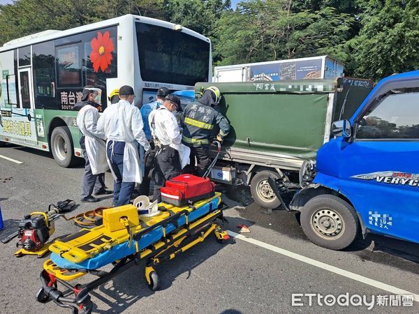 ▲▼楠梓死亡車禍。（圖／記者陳宏瑞翻攝）