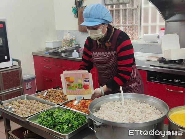 ▲南投衛生局營養師輔導延正社區，入選中央共餐食力獎（下同）。（圖／南投縣衛生局提供）