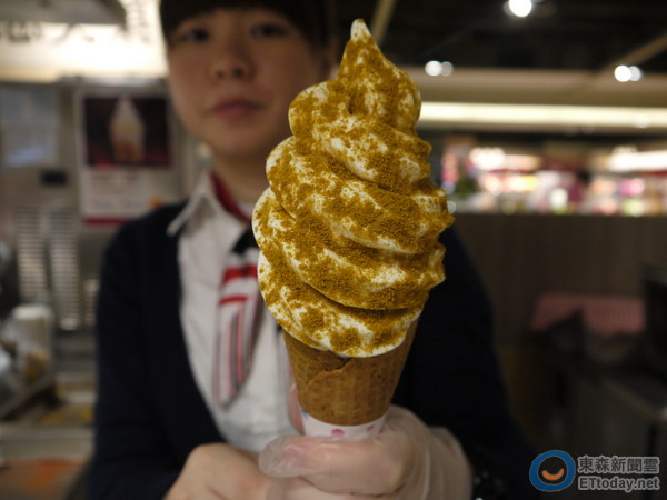 悠美菓子引入來自日本北海道的長沼冰淇淋之家從即日起推出夏日繽紛四色霜淇淋，包含激辛辣味、香鮮芝麻、甘雅抹茶、南洋咖哩等4種新口味。（圖／記者魏妤庭攝）