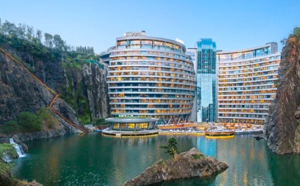 曾是世界建築奇蹟！　上海網紅酒店開業3年後「掛牌百億求售」 | ETto