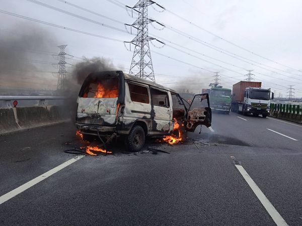 ▲▼國道火燒車。（圖／國道第七公路警察大隊提供）