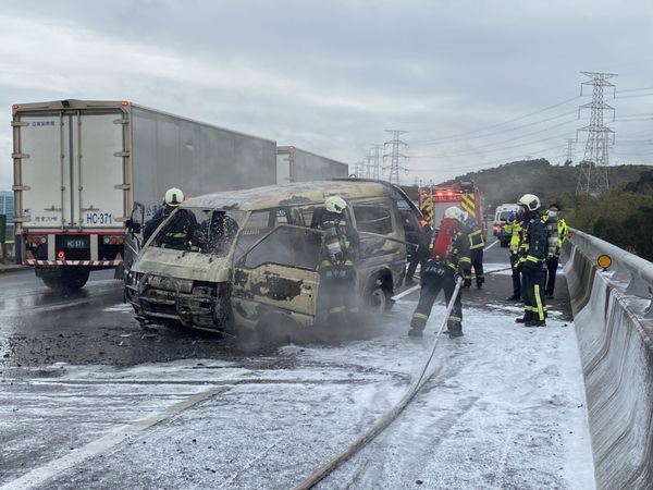 ▲▼國道火燒車。（圖／國道第七公路警察大隊提供）