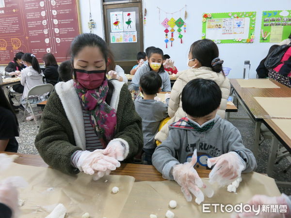 ▲▼移民署邀新住民搓湯圓分享多元文化 。（圖／移民署提供）