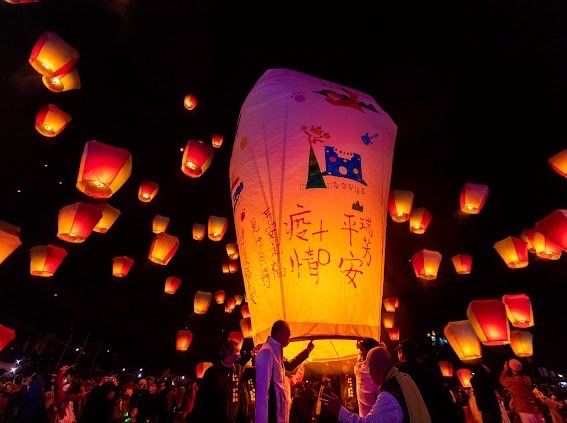 ▲「新北市平溪天燈節」今（2/15）日第二場元宵節天燈活動。（圖／新北市觀旅局提供）