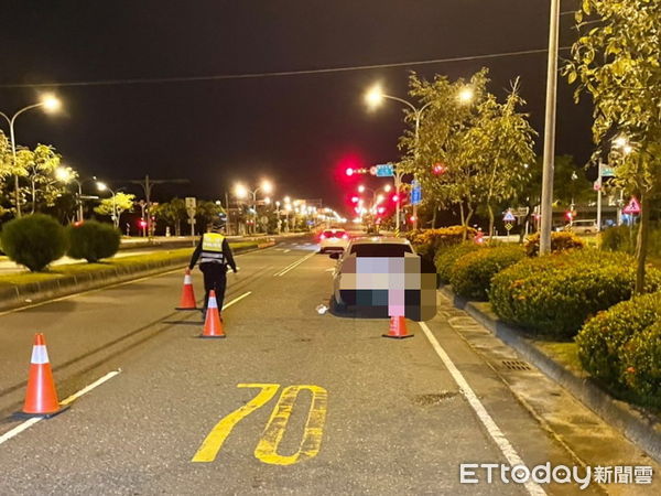 ▲▼警方封鎖遭開槍身亡的羅姓男子自小客搜證。（圖／記者游芳男翻攝，下同）