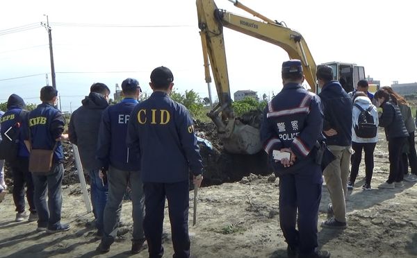 ▲▼萬噸營建廢棄物「非法回填魚塭」，可惡下包商不法獲利1500萬。（圖／高雄市環保局提供）