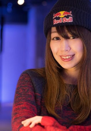 谷加奈是日本第2位獲認證的女性職業電競選手。（翻攝自Red Bull官網）