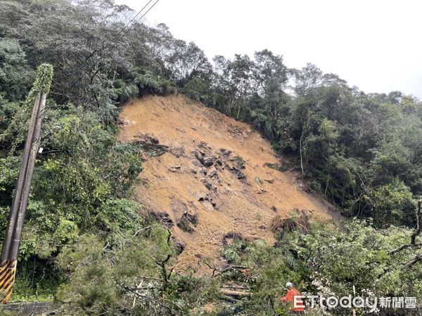 ▲▼  台9線土石坍塌  。（圖／記者陳雕文翻攝）