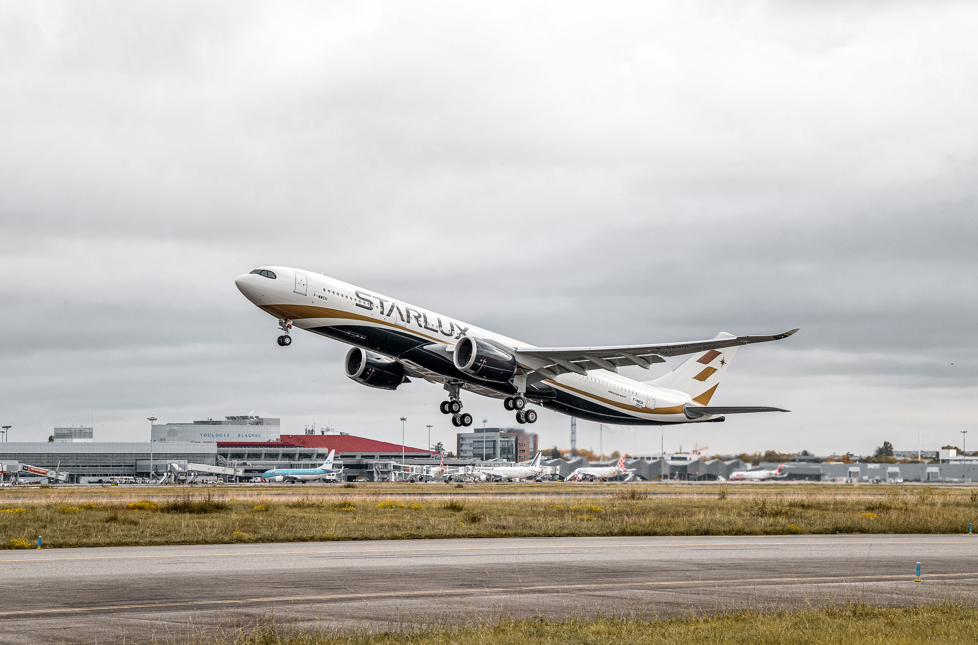 ▲▼星宇航空首架A330neo航機抵台。（圖／星宇航空）