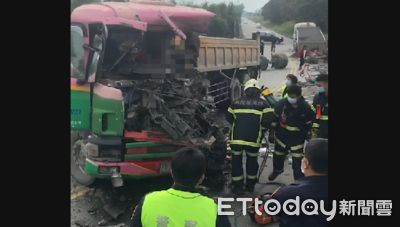 南投2砂石車對撞「巨輪噴飛」30秒曝！　司機慘卡車內無呼吸心跳