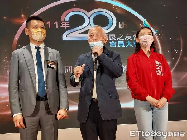 ▲「良友會」黃金20年會員大會，會場盛況空前，一直擔任前台南市議會副議長曾順良、及市議員曾信凱最重要的幕僚曾之婕，正式宣布接棒參選東區議員。（圖／記者林悅翻攝，下同）