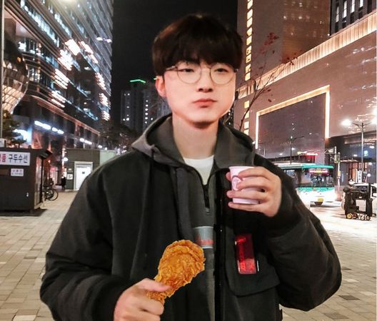 ▲▼Faker 1000場出賽。（圖／翻攝自Faker IG）