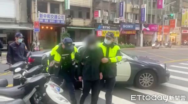 ▲▼乾哥與友人騎機車雙載要去替乾妹出氣，因砸車、縱火遭警方逮捕             。（圖／記者陳以昇翻攝）