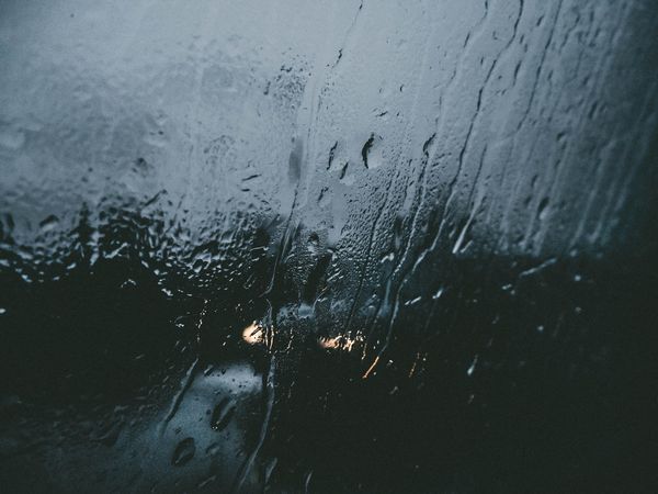 ▲窗,水滴,下雨,冷凝,雨。（圖／unsplash）