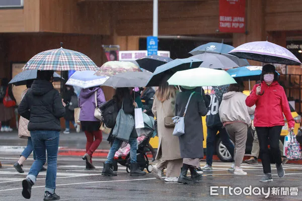 ▲▼寒流,下雨,濕冷,低溫,氣溫驟降。（圖／記者周宸亘攝）