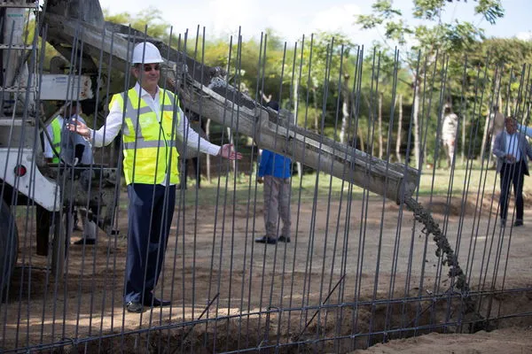 ▲▼多明尼加總統（Luis Abinader）親自出席邊境長城動工。（圖／路透）