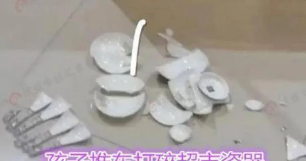 小孩打破一個瓷碗，超市要家長全賠，但家長不接受。（圖／翻攝自騰訊網）