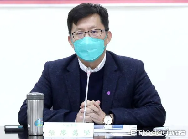 ▲▼「計程車乘客險卡關、乘客司機雙輸」記者會 張廖萬堅 吳思瑤 台北市全國計程車駕駛產業工會理事長江信翰 。（圖／記者屠惠剛攝）