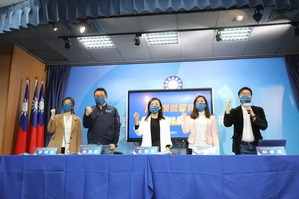 ▲▼國民黨新任發言人白喬茵、柳采葳首度出席記者會。（圖／國民黨提供）