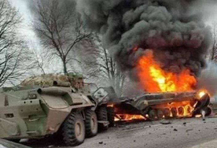 ▲▼烏克蘭摧毀15輛俄軍坦克！車體變「一團火球」　濃煙沖天照曝光。（圖／翻攝自臉書／烏克蘭陸軍）