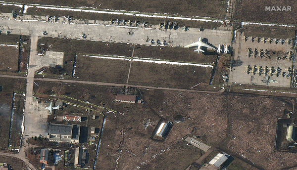 ▲▼ 烏克蘭東部城市楚胡伊夫（Chuhuiv）機場遭破壞。（圖／路透）