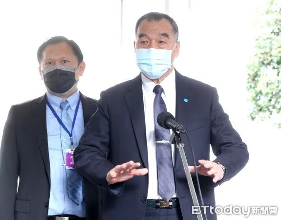 ▲▼立法院 行政院長蘇貞昌赴立法院施政總質詢 國防部長邱國正堵訪。（圖／記者屠惠剛攝）